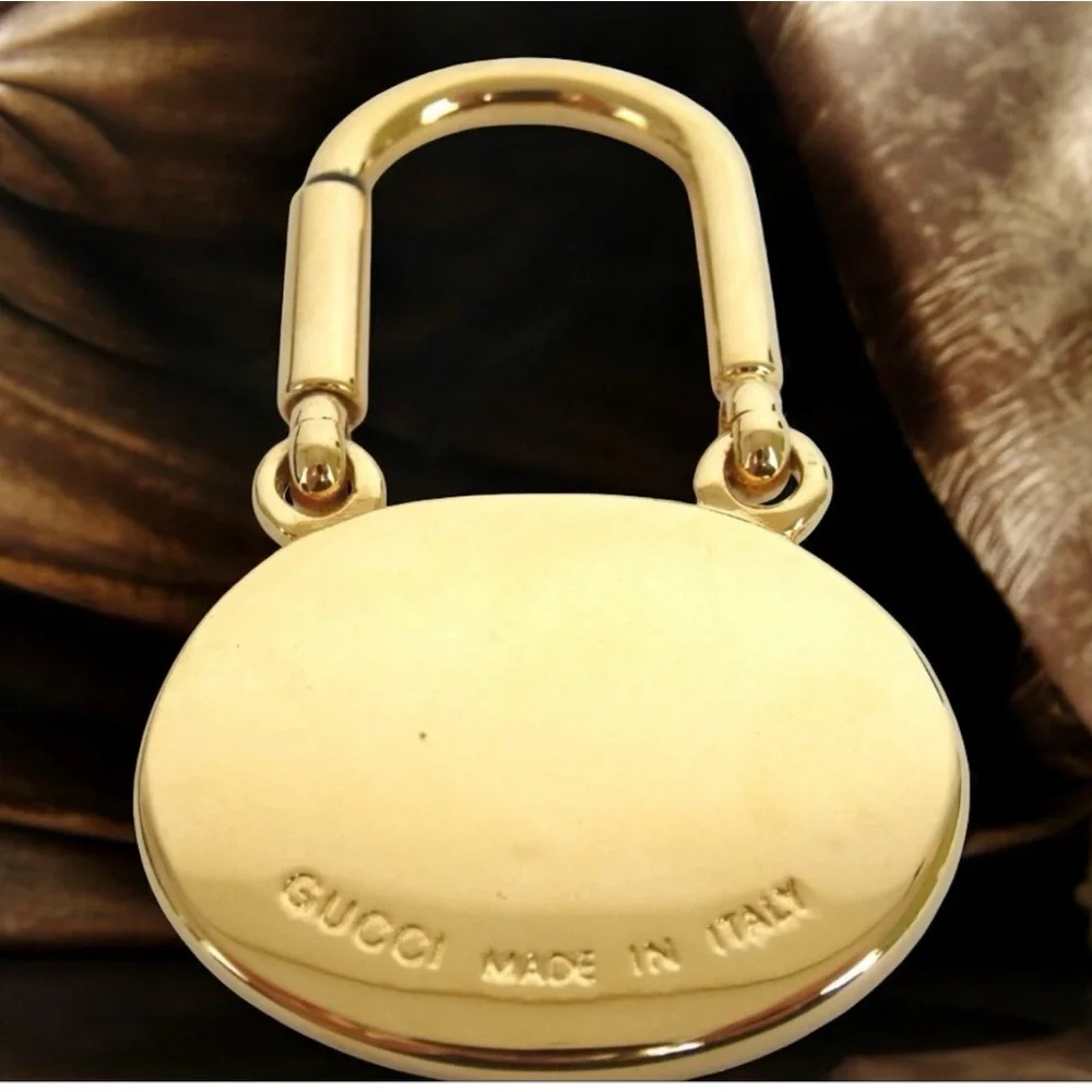 GUCCI Interlocking GG Keyring/Bag Charm with Box ๐คฉ - Picture 3 of 11